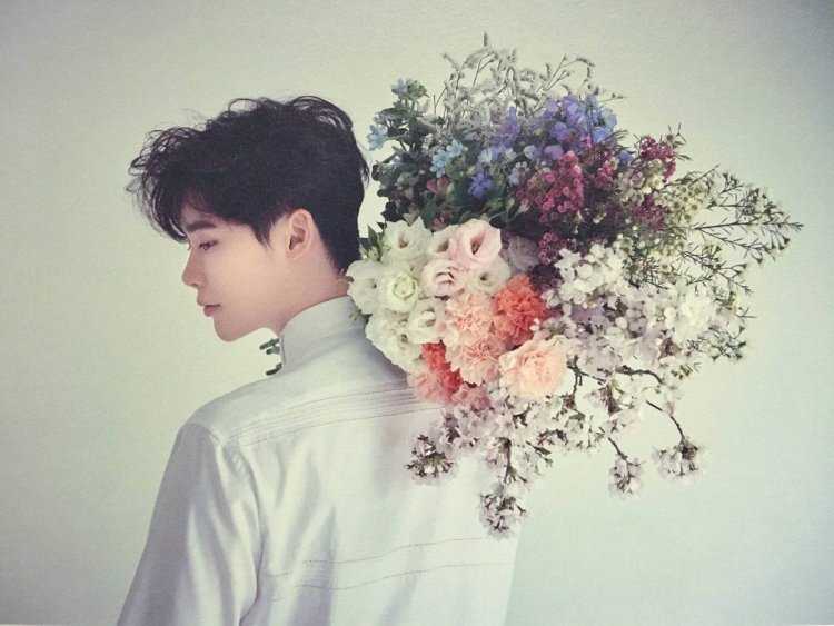 Ли Чон сок с цветами