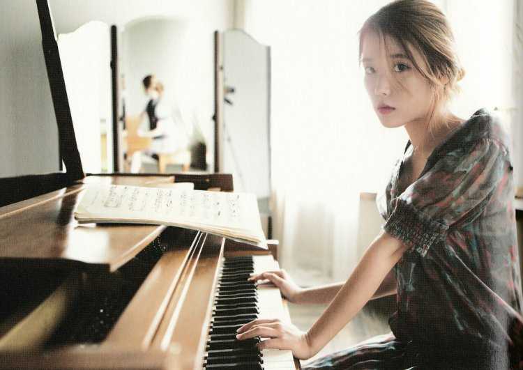 Кореянки за пианино