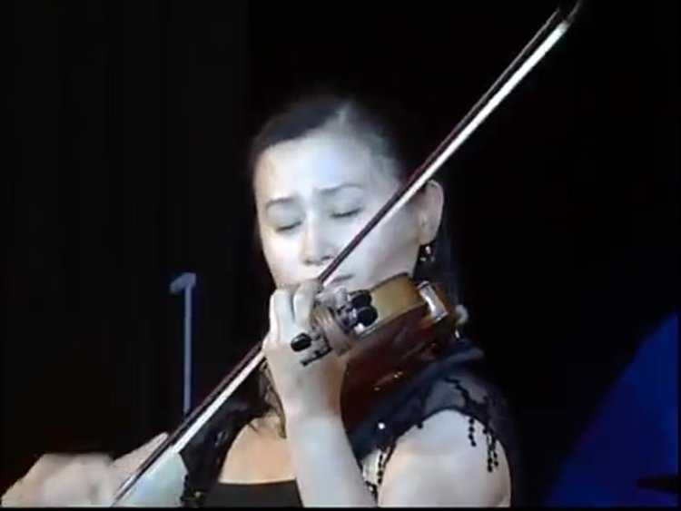 Юрий Медяник и Северокорейская скрипачка Чардаш