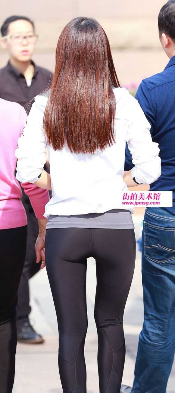 Японские девушки в леггинсах