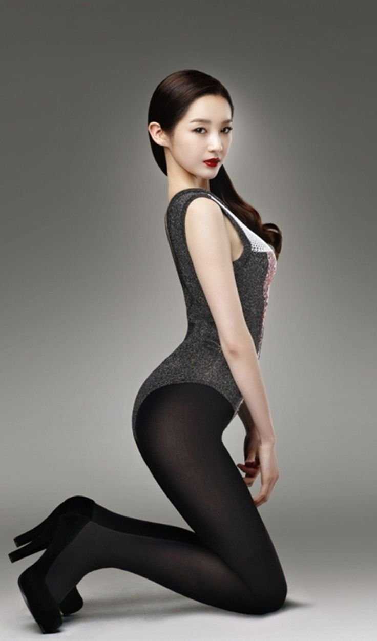 Китайские девушки в лосинах