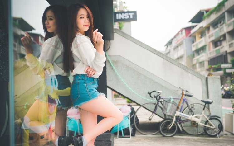 Кореянки на улице