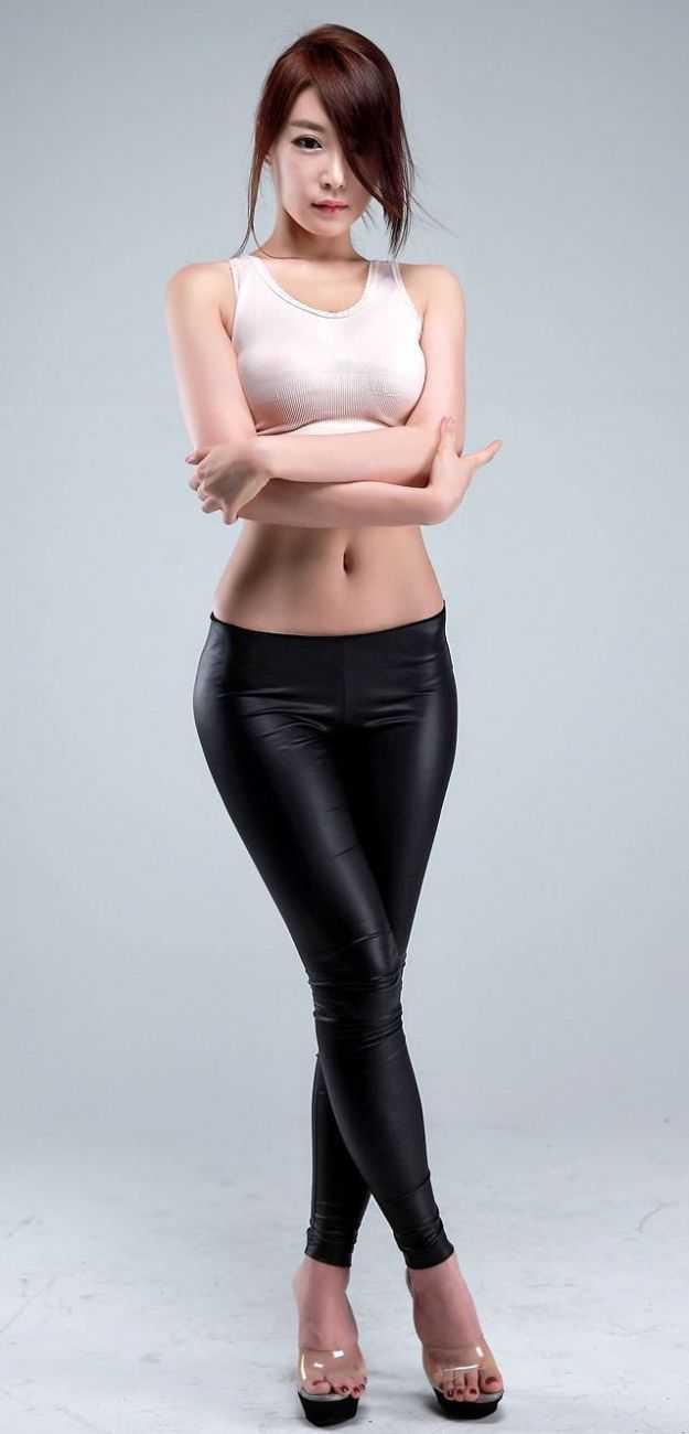 Красивые кореянки в леггинсах