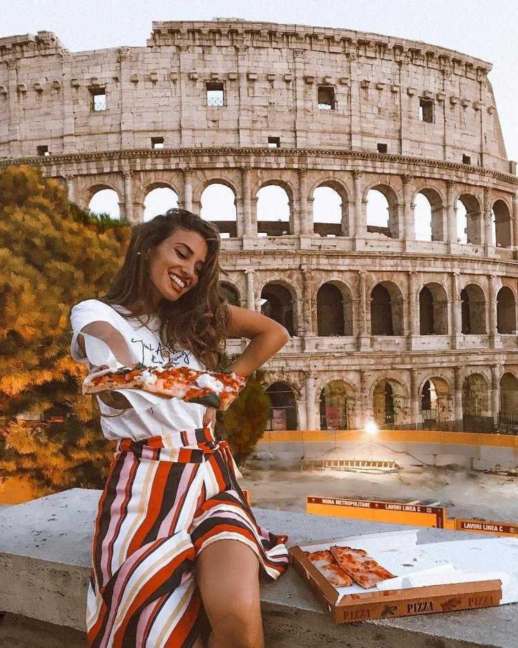 Девушка в Риме