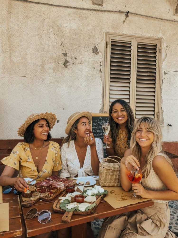 Италия подруги