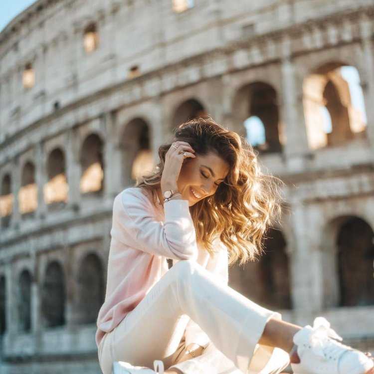 Красивая девушка в Риме