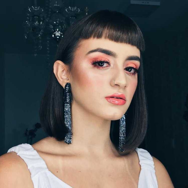 Короткие прямые челки