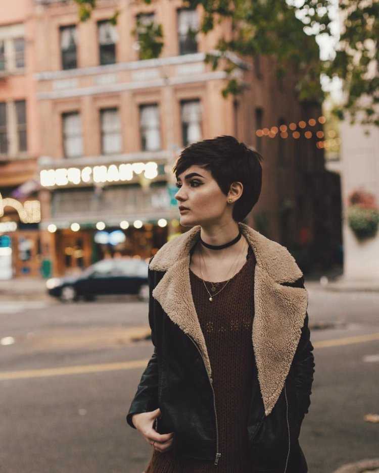 Девушки с короткой стрижк