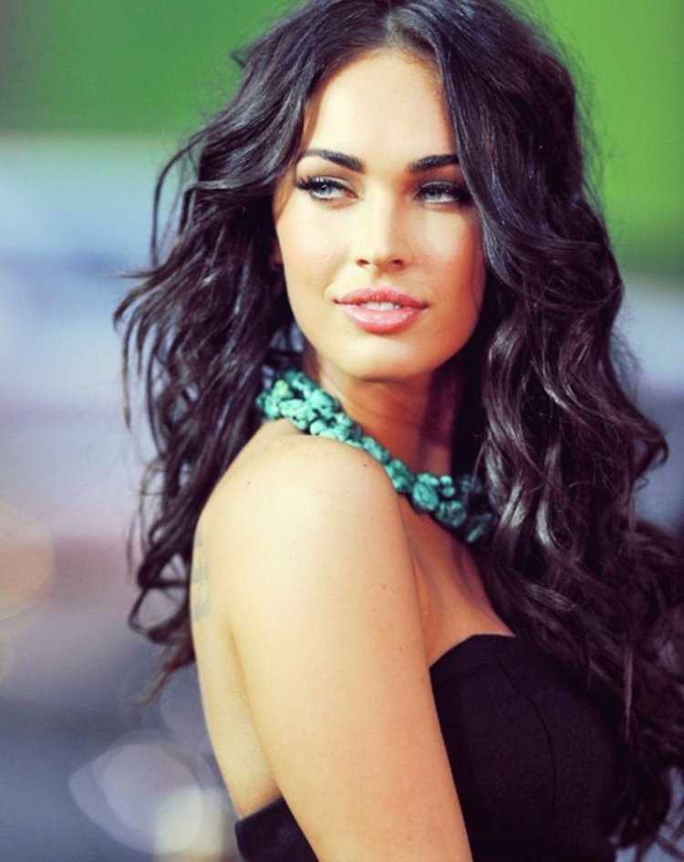 Меган Фокс с волнистыми волосами