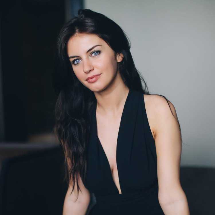 Аурела Скандай