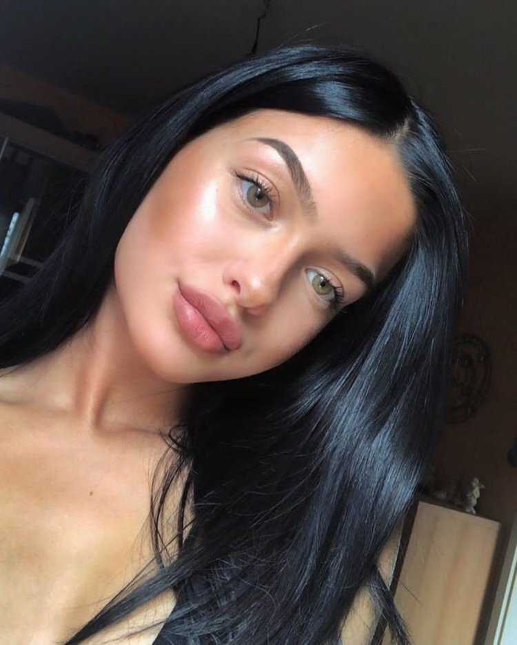 Накаченные губы красивые Естественные Кайли Дженнер