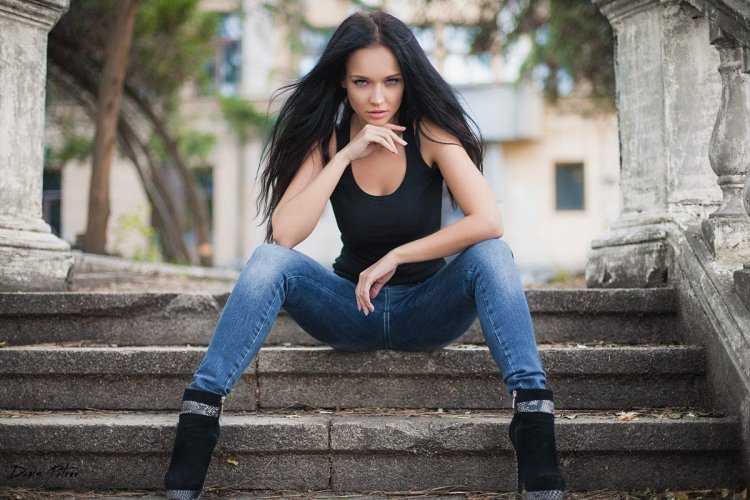 Ангелина Петрова модель в джинс