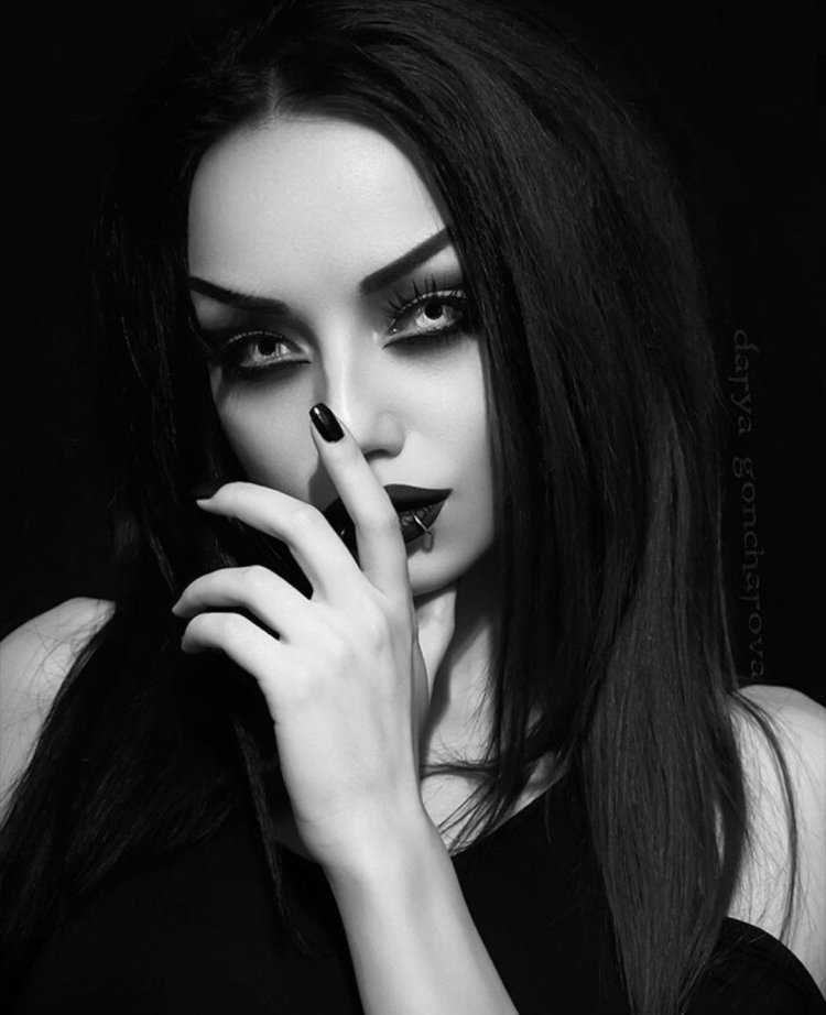 Дарья Гончарова Готическая модель