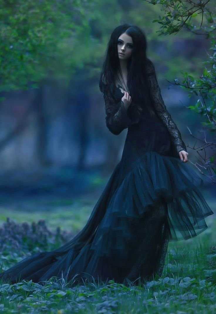 Красивая ведьма