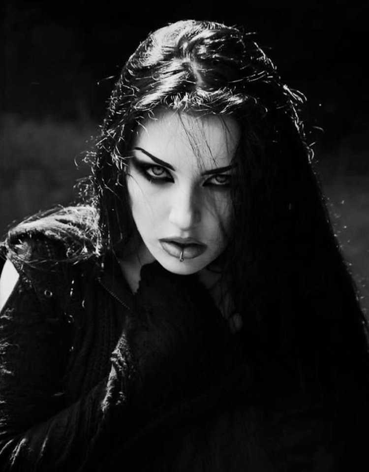 Ева Грин Готический макияж