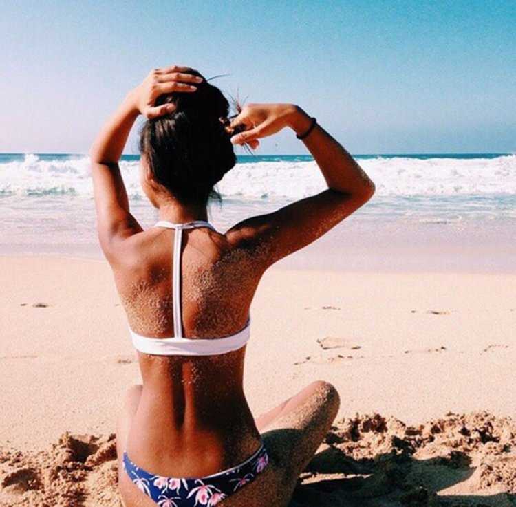 Загорелая спина