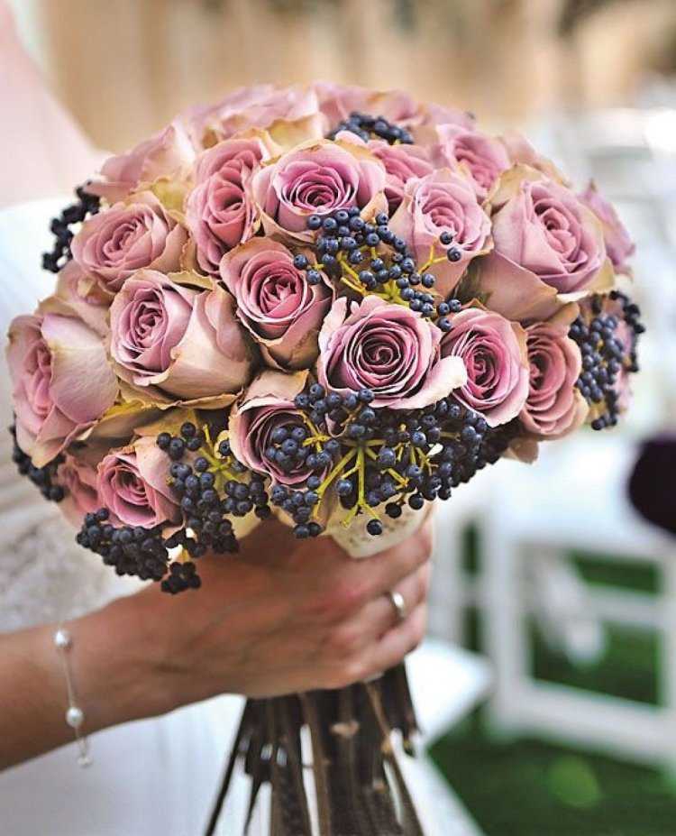 Роскошный свадебный букет