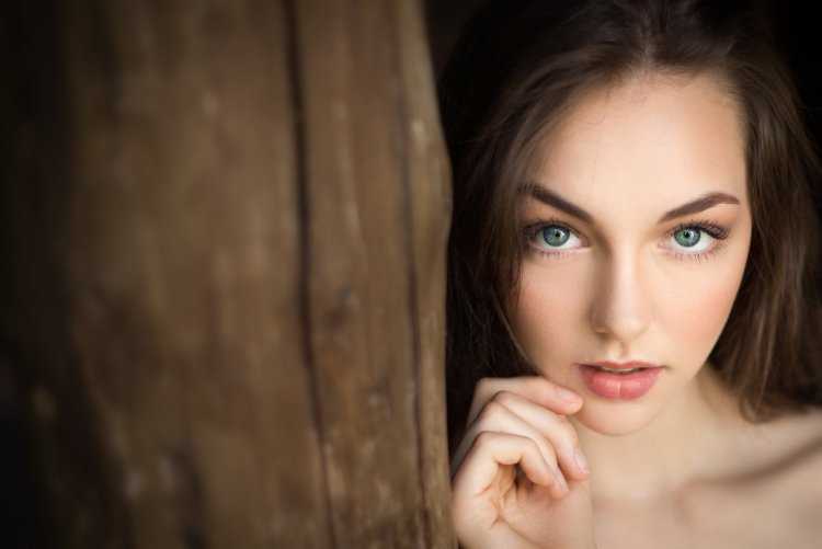 Портреты девушек с зелеными глазами