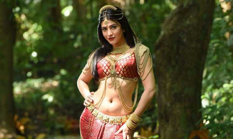 Шрия Саран попугай