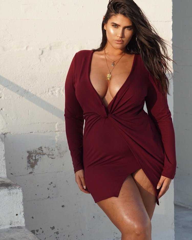 Латисия Томас модель Plus