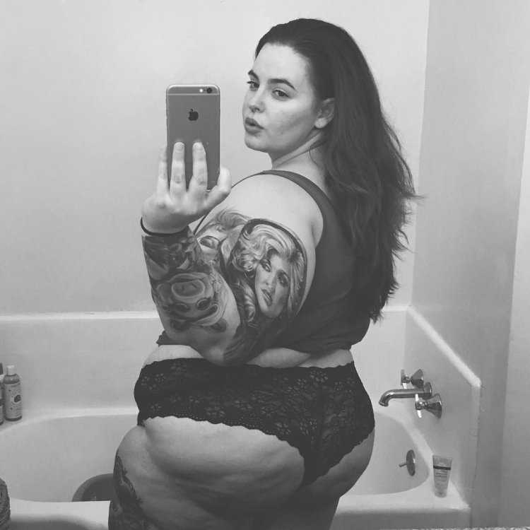 Тесс Холидей в Нижнем