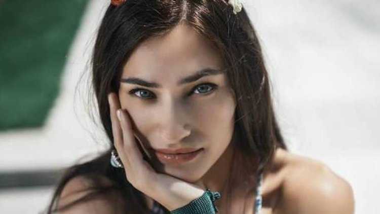 Саадет Ишил Аксой