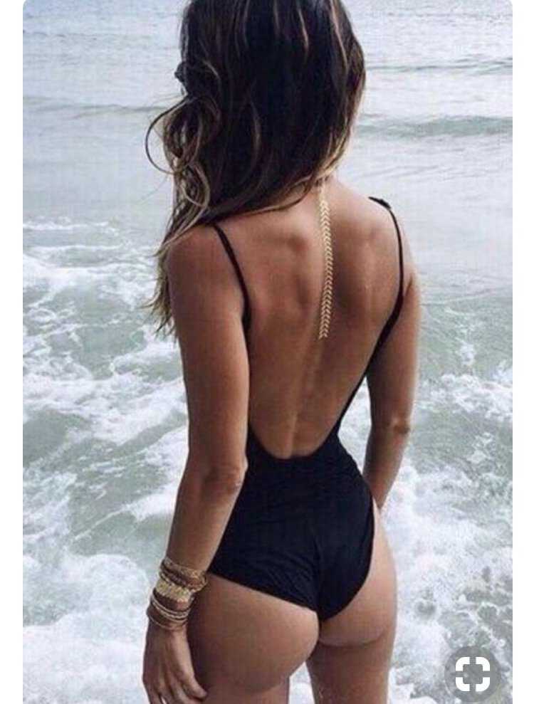 Девушки с пышными формами вид сзади