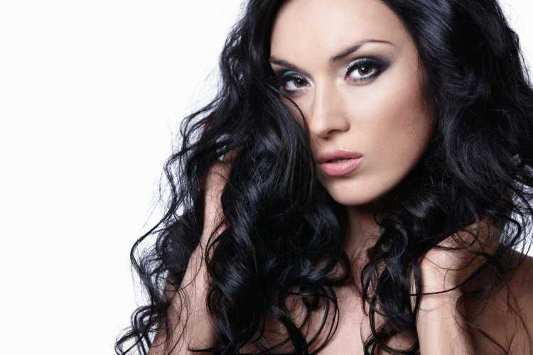 Красивые актрисы брюнетки с длинными волосами69
