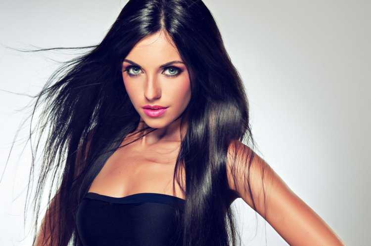 Красивые брюнетки