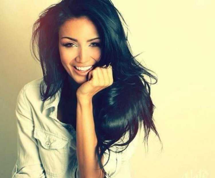 Красивые актрисы брюнетки с длинными волосами44