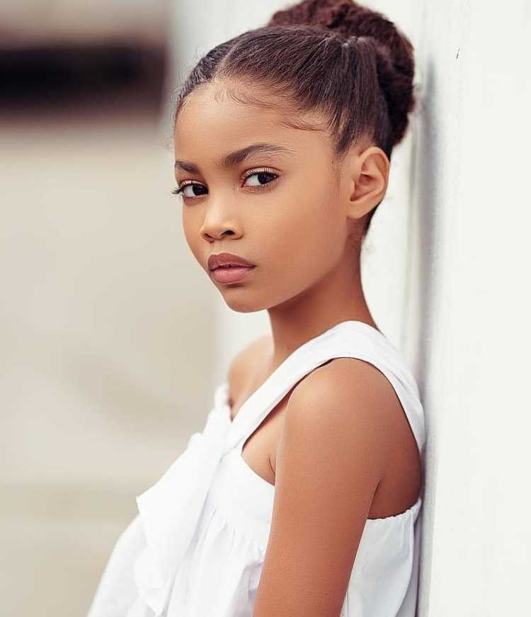 Кайли Дженнер селфи