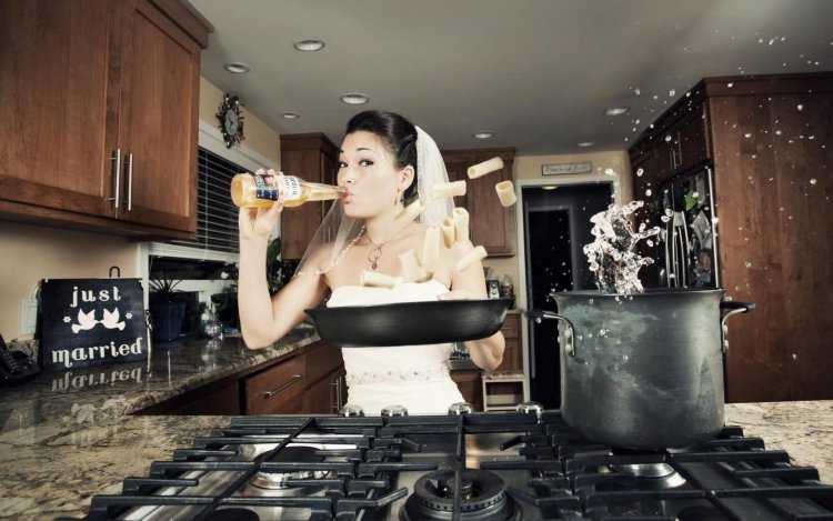 Прикольная фотосессия на кухне