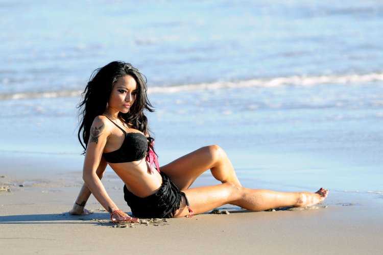 Тила текила в купальнике