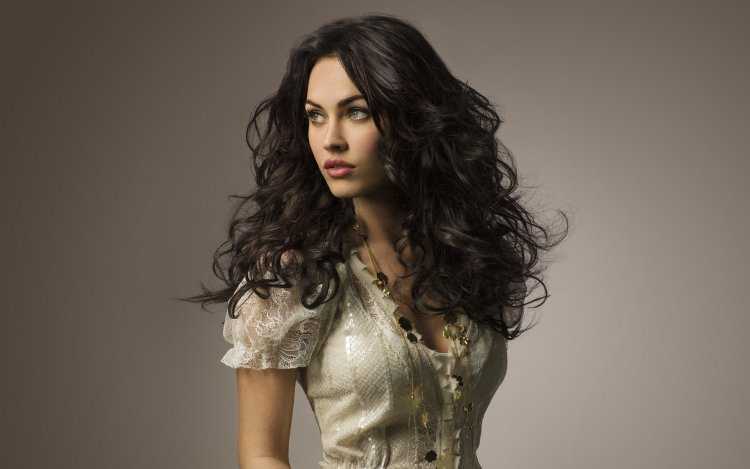 Красивые брюнетки с волнистыми волосами34