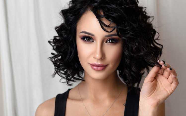 Певица Регина кудрявая