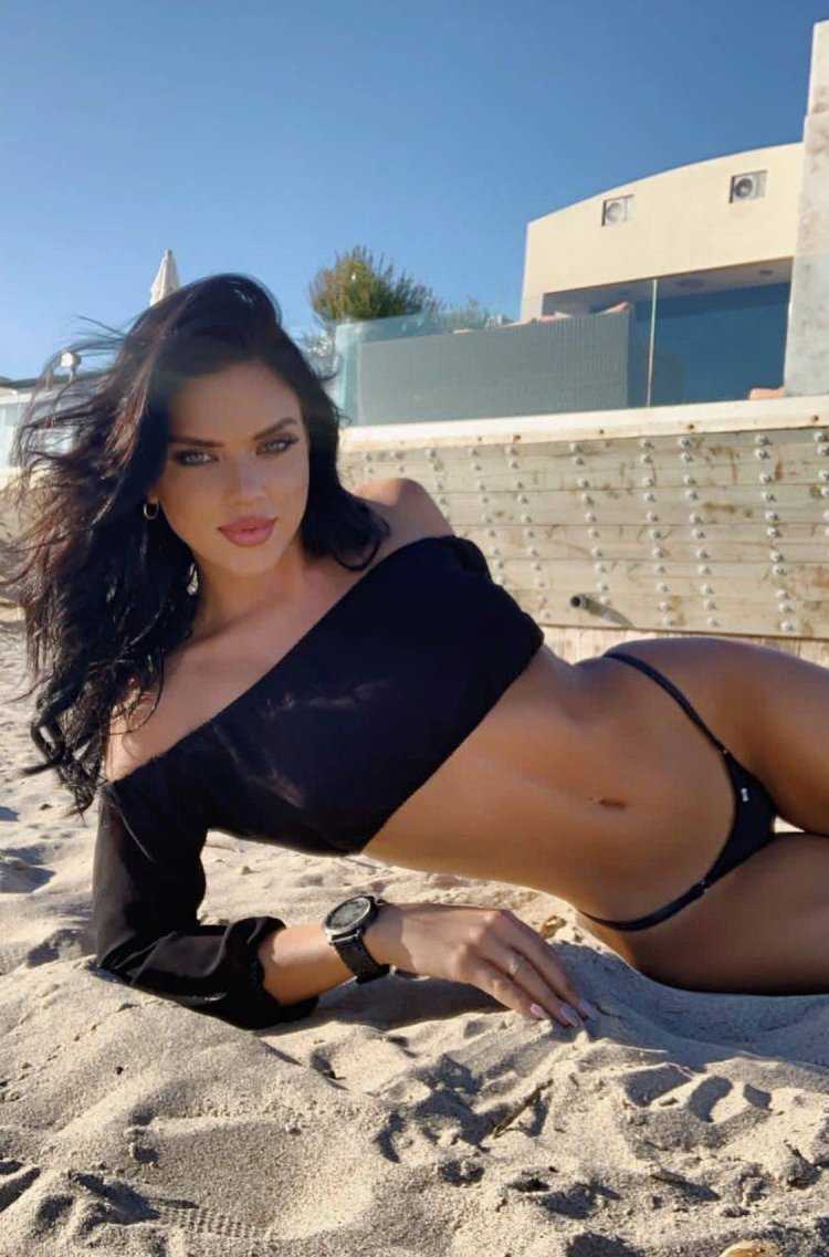 Азербайджанские девушки красивые в купальниках