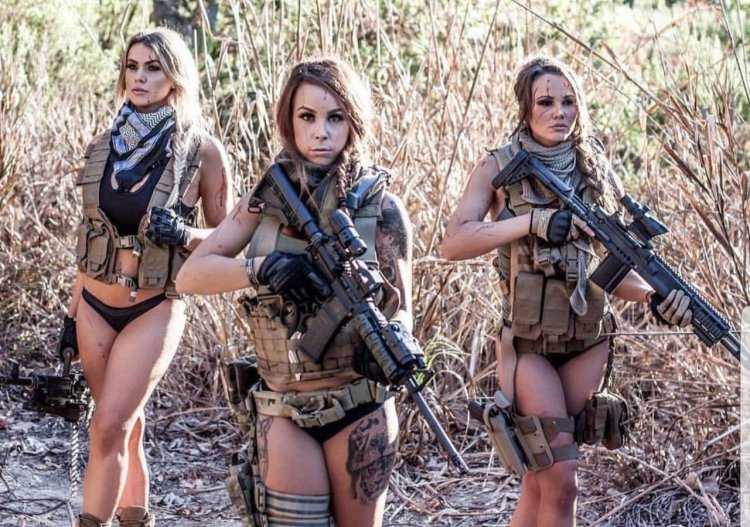 Саманта Бонилла с оружием