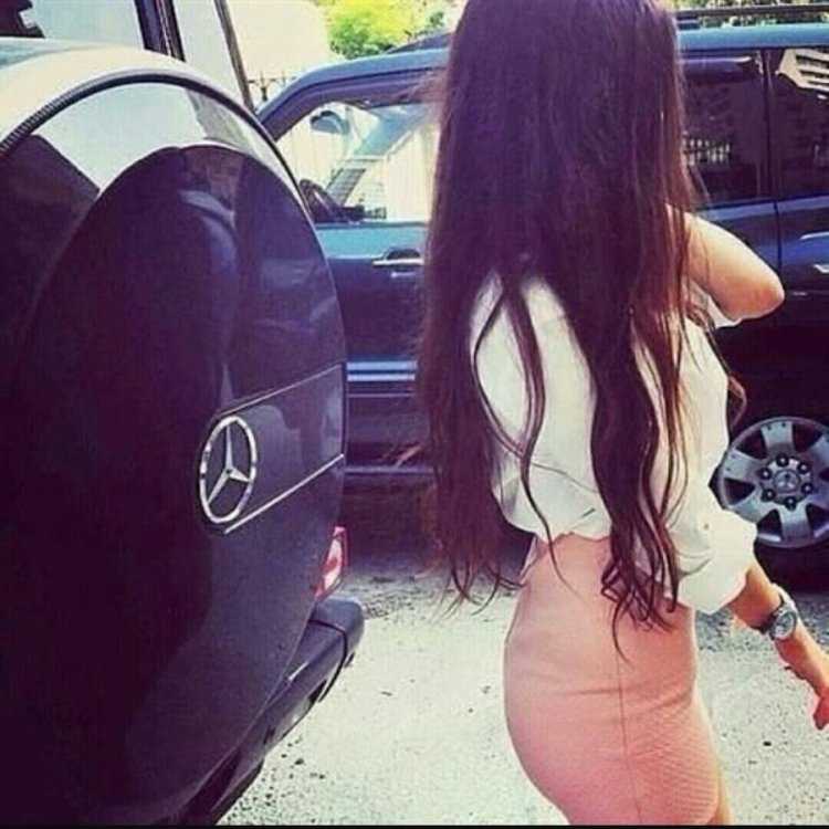 Дагестанские девушки со спины