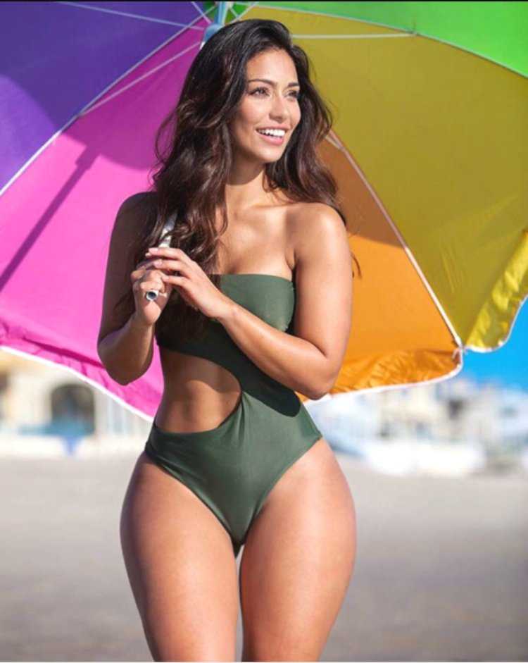 Мануэла Арбелаез Колумбия