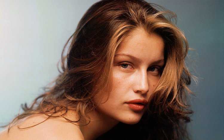 Летиция Каста