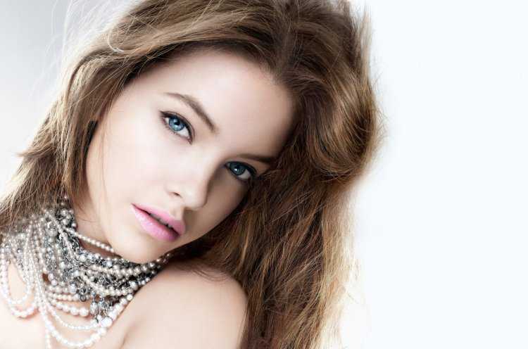 Барбара Палвин лицо