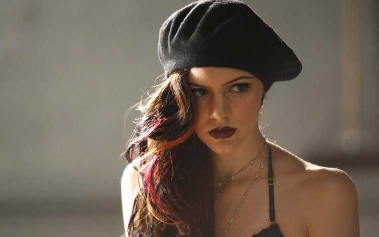 Кэтрин в берете