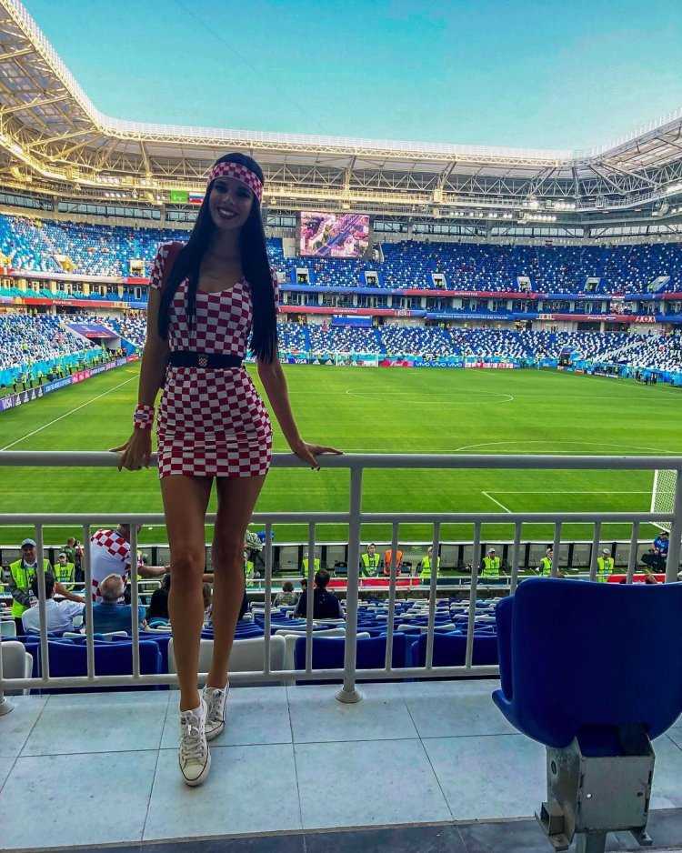 Очаровательная Мисс Хорватия - Ивана Кнолль