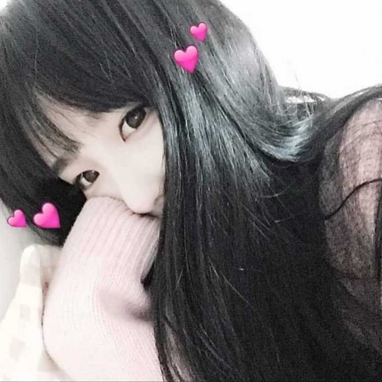 Кореянки с черными волосами и челкой