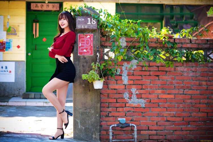 Красивые японки в юбках31