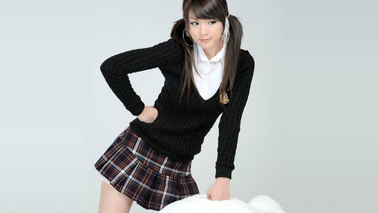 Азиатки в школьной форме