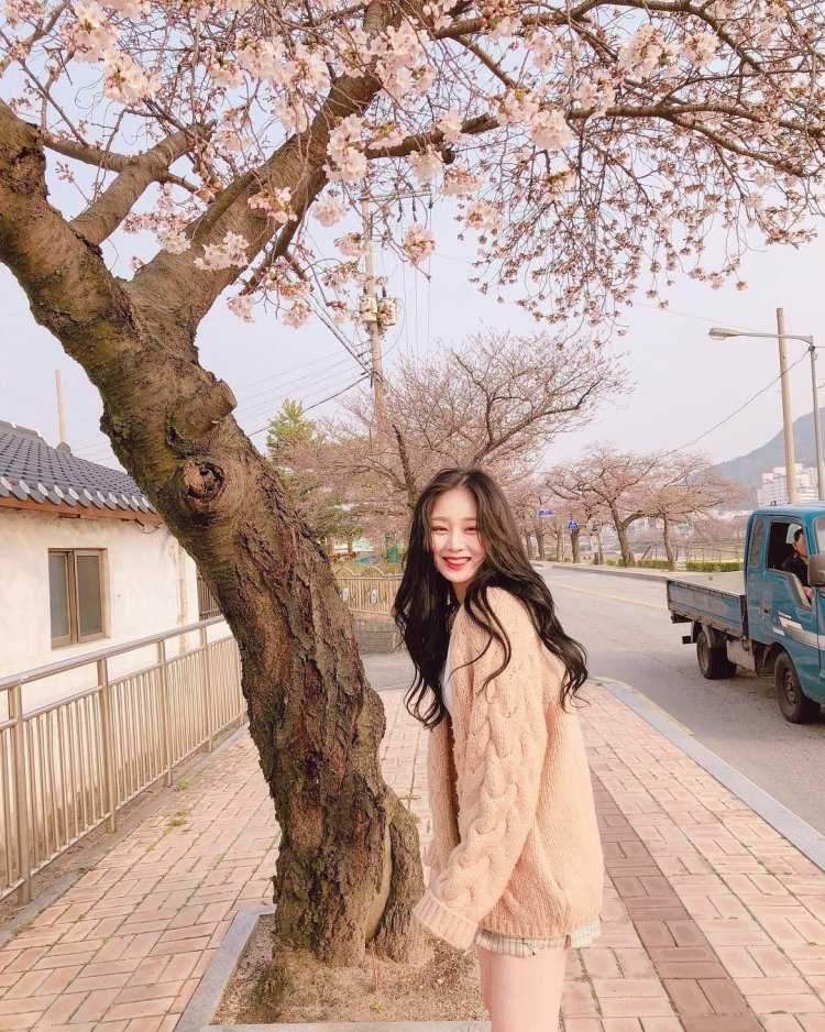 Кореянка на природе