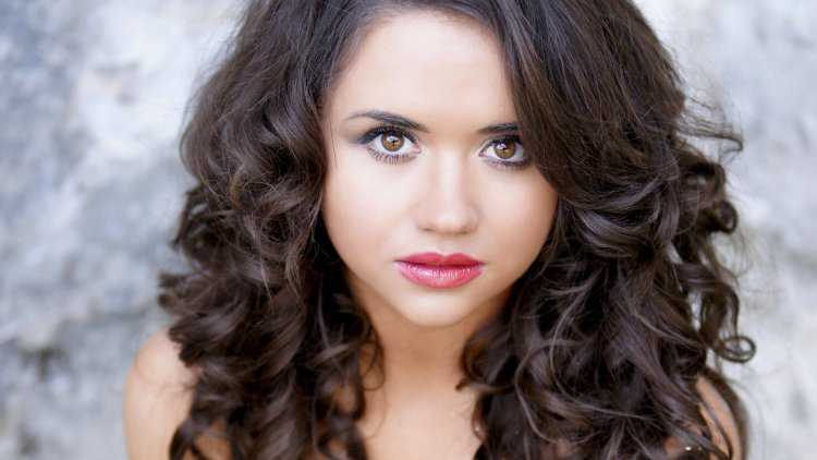 Прическа кудри