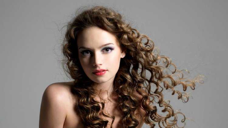 Красивые кудрявые девушки брюнетки53