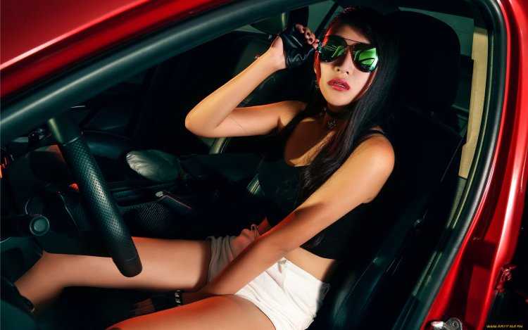 Азиатка за рулем